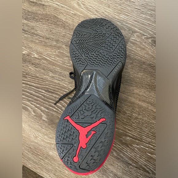 Men's Jordan Brand Black Air Jordan XXXVII Low Shoes - Picture 6 of 7